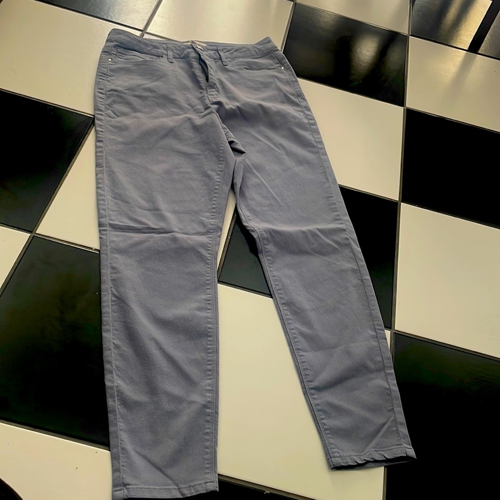 Mid-rise jeans